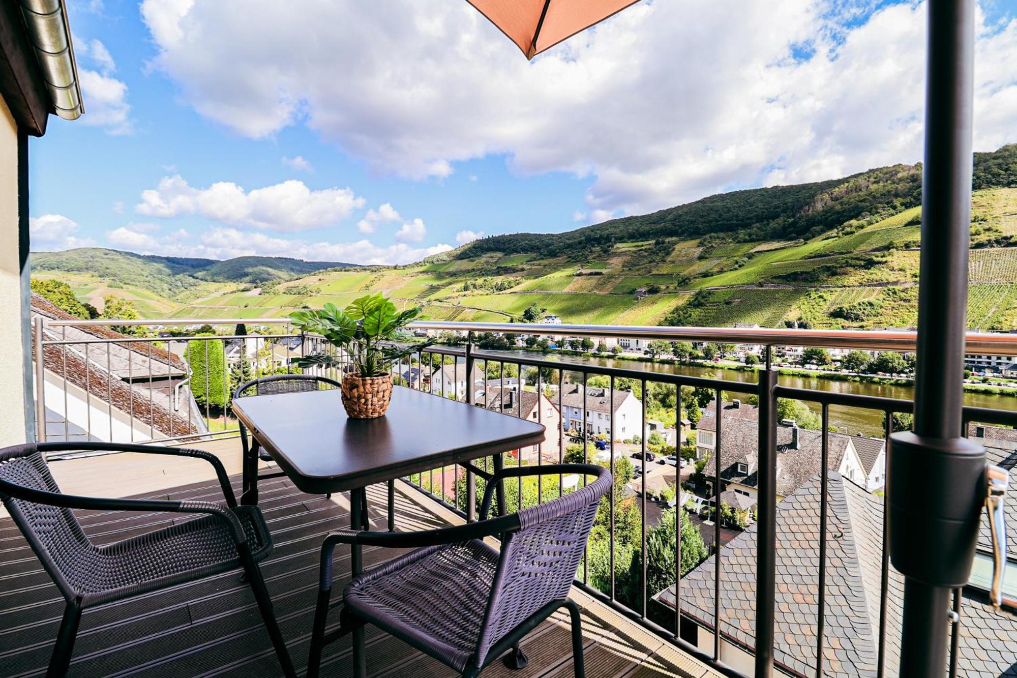 Sky Apartment, Blick Zur Mosel, Grosser Balkon, Kaffeemaschine, Smart Tv Цел ан дер Мозел Екстериор снимка